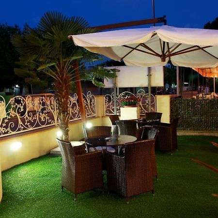 Hotel Monica Cervia Kültér fotó