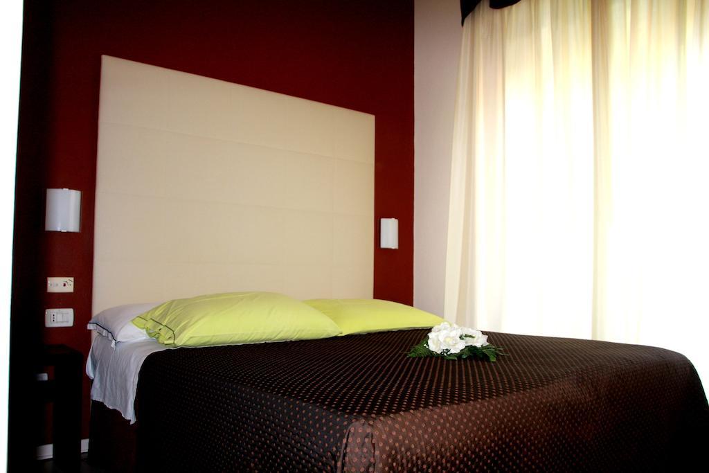 Hotel Monica Cervia Szoba fotó