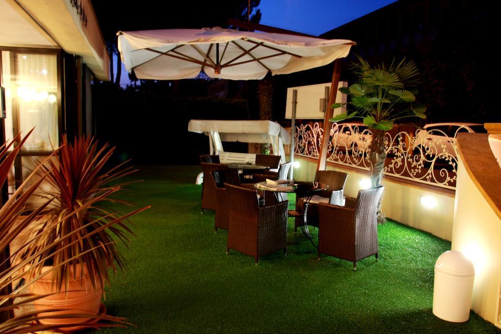 Hotel Monica Cervia Kültér fotó