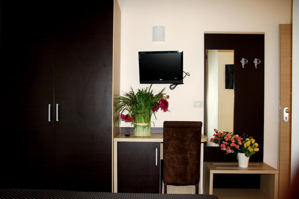 Hotel Monica Cervia Szoba fotó